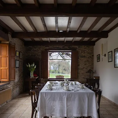 Casa Curiscada