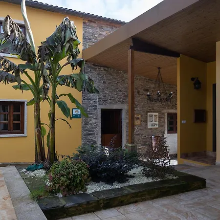 Casa Curiscada Burres
