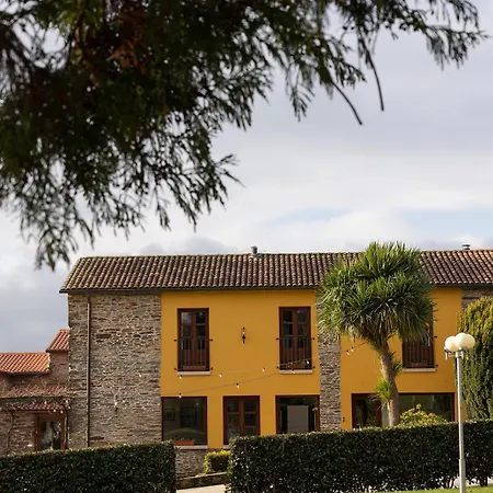 Casa Curiscada *