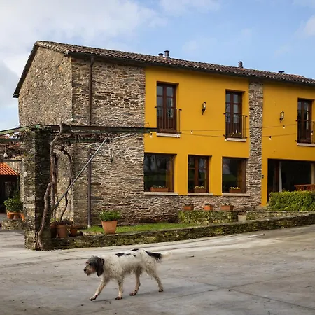 Casa Curiscada *